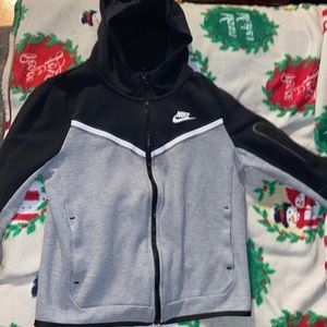 Nike Tech Fleece Grey/Black (NEVER WORN) KIDS LARGE